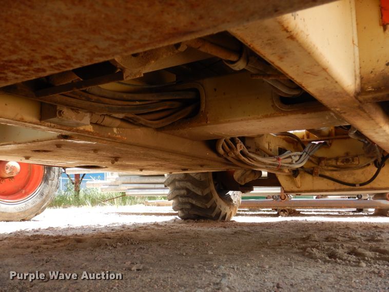 image for item IQ9547 1997 JLG 33RTS  scissor lift