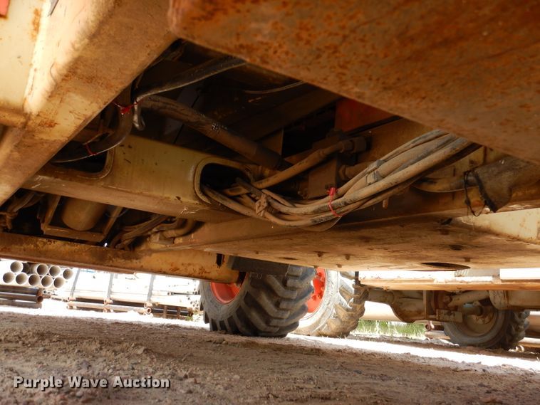 image for item IQ9547 1997 JLG 33RTS  scissor lift