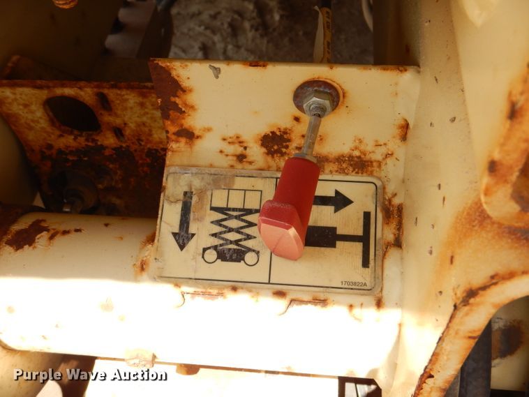 image for item IQ9547 1997 JLG 33RTS  scissor lift