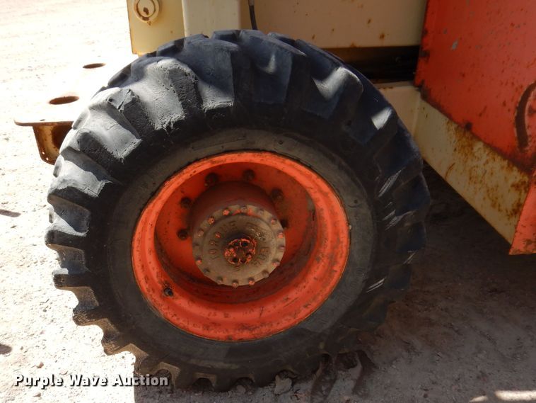 image for item IQ9547 1997 JLG 33RTS  scissor lift