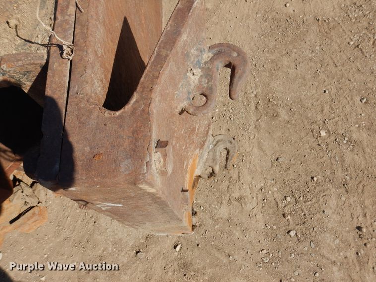 image for item IQ9554 Excavator compaction wheel