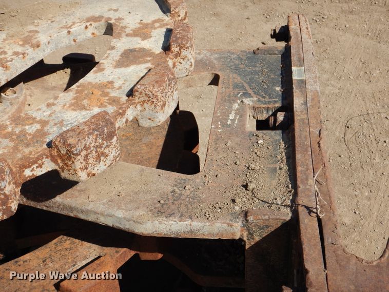 image for item IQ9554 Excavator compaction wheel