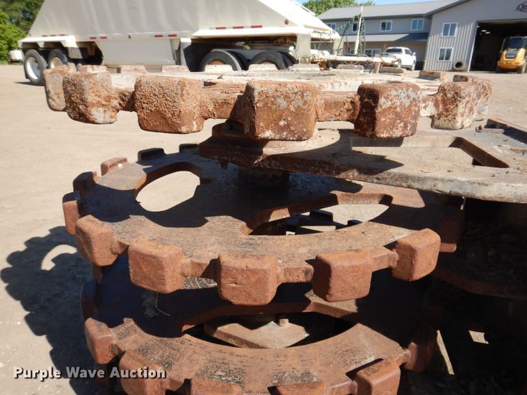 image for item IQ9554 Excavator compaction wheel