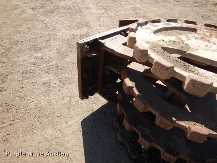 image for item IQ9554 Excavator compaction wheel
