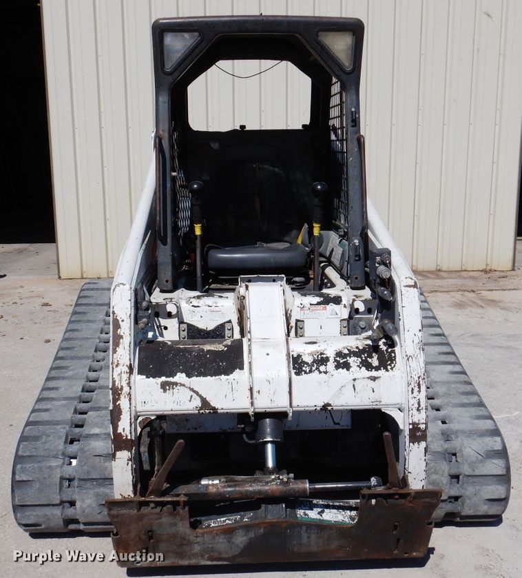 image for item IQ9559 2000 Bobcat 864  tracked skid steer loader