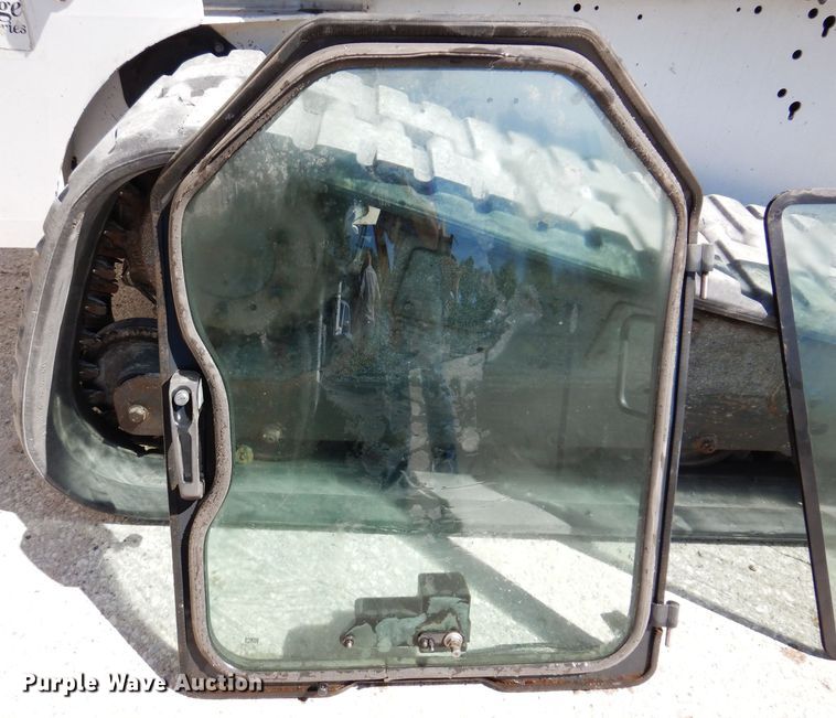 image for item IQ9559 2000 Bobcat 864  tracked skid steer loader