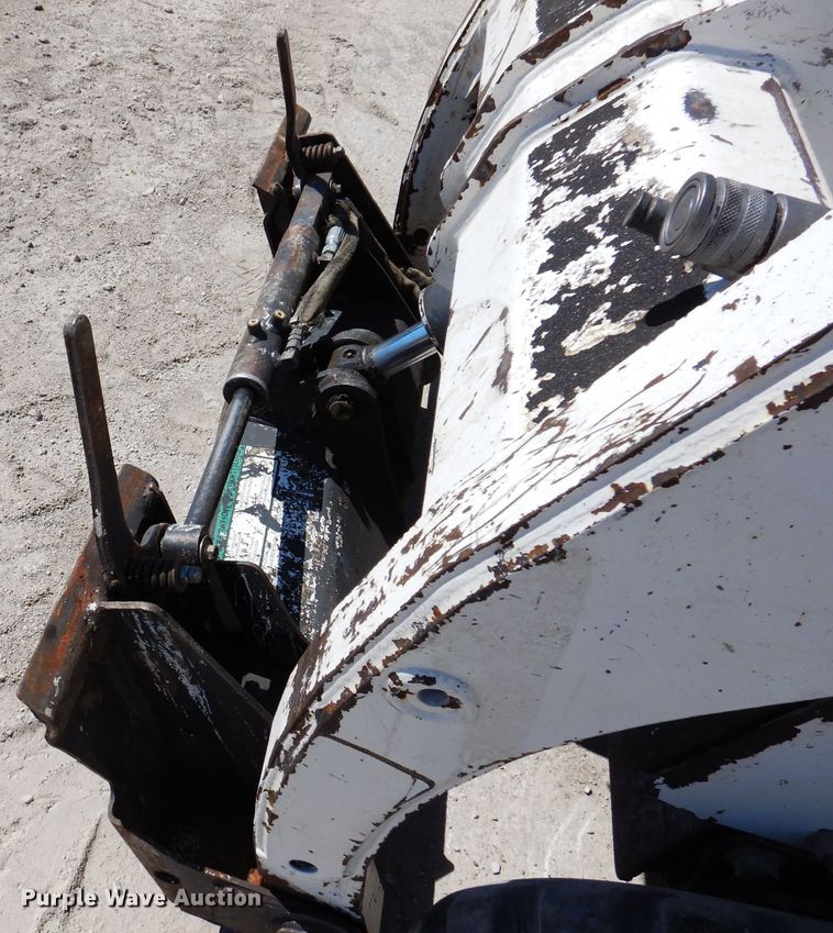 image for item IQ9559 2000 Bobcat 864  tracked skid steer loader