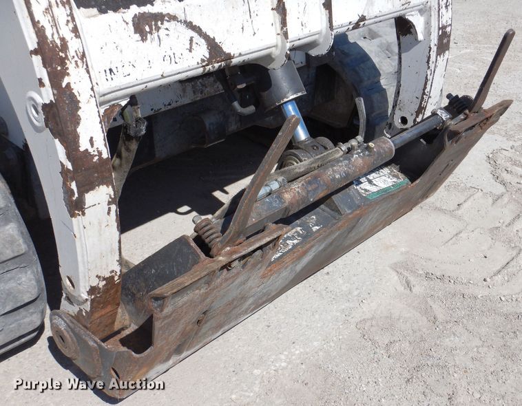 image for item IQ9559 2000 Bobcat 864  tracked skid steer loader