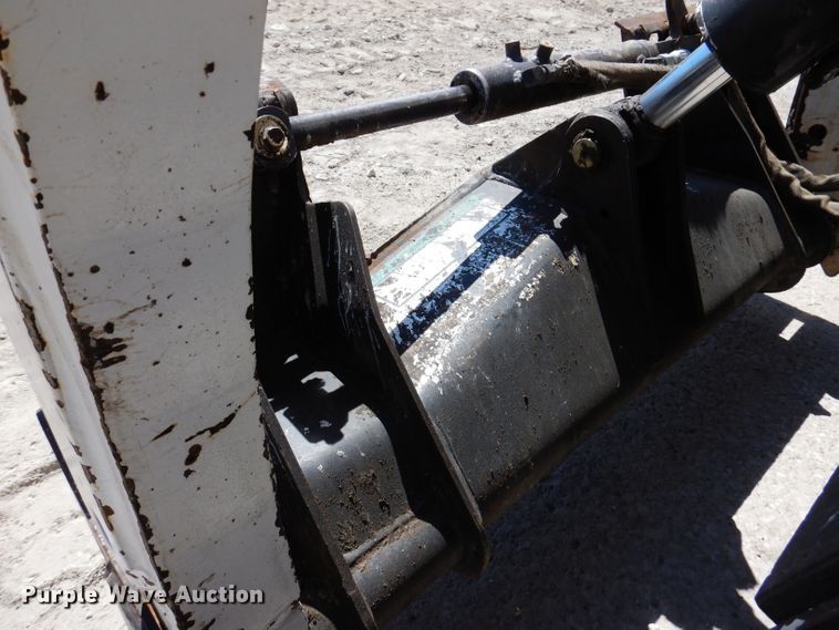 image for item IQ9559 2000 Bobcat 864  tracked skid steer loader