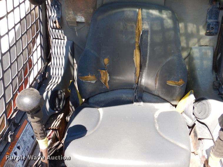 image for item IQ9559 2000 Bobcat 864  tracked skid steer loader