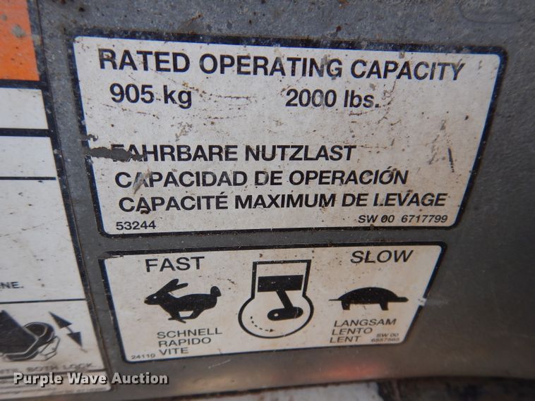 image for item IQ9559 2000 Bobcat 864  tracked skid steer loader