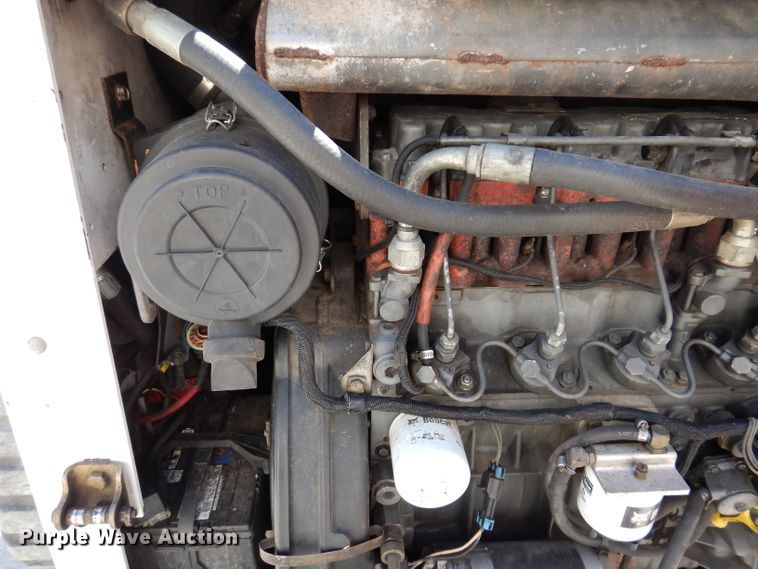 image for item IQ9559 2000 Bobcat 864  tracked skid steer loader