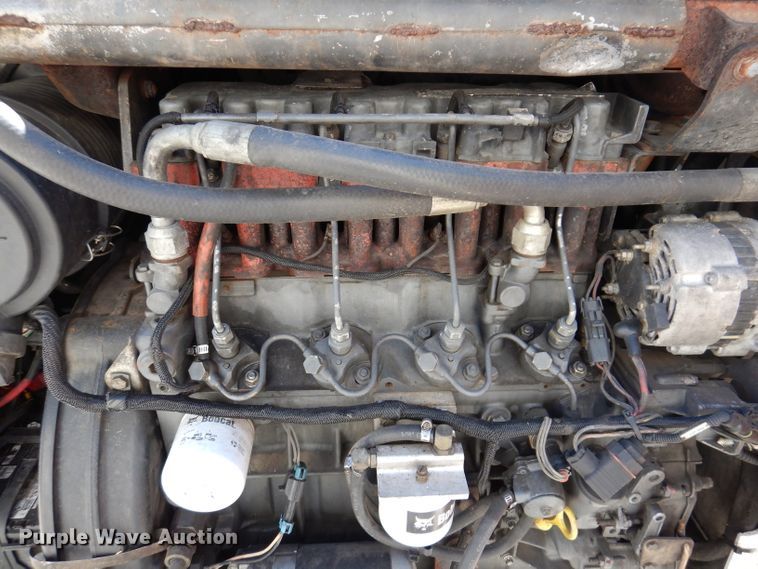 image for item IQ9559 2000 Bobcat 864  tracked skid steer loader