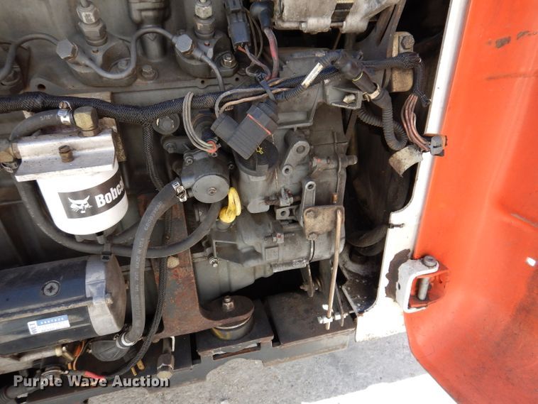 image for item IQ9559 2000 Bobcat 864  tracked skid steer loader