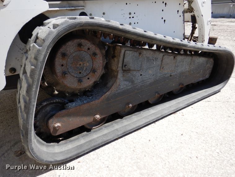 image for item IQ9559 2000 Bobcat 864  tracked skid steer loader