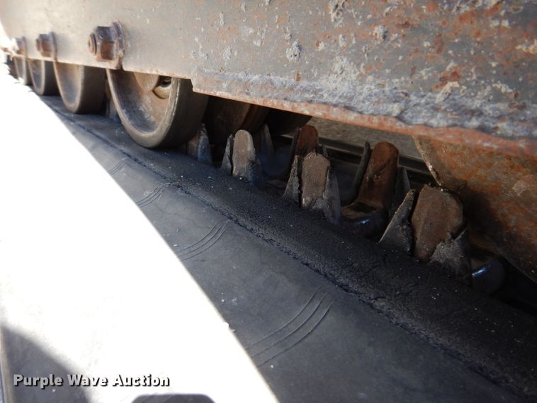 image for item IQ9559 2000 Bobcat 864  tracked skid steer loader