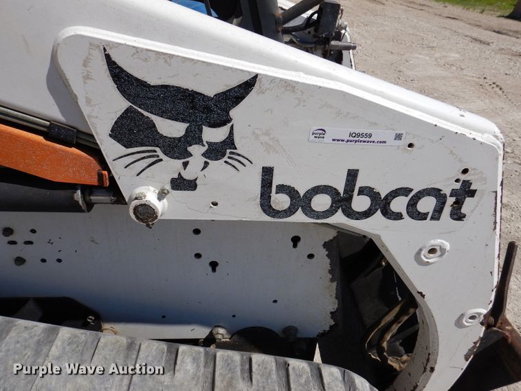 image for item IQ9559 2000 Bobcat 864  tracked skid steer loader