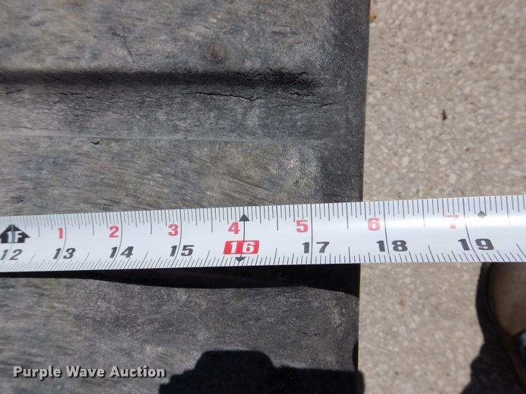 image for item IQ9559 2000 Bobcat 864  tracked skid steer loader