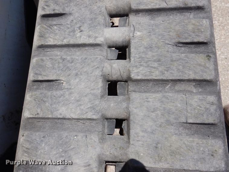 image for item IQ9559 2000 Bobcat 864  tracked skid steer loader