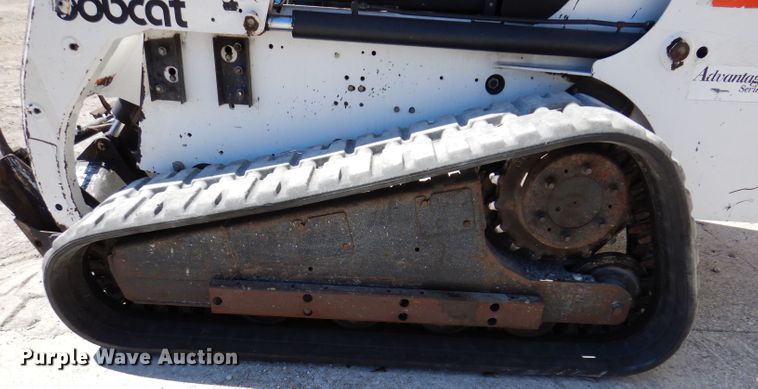 image for item IQ9559 2000 Bobcat 864  tracked skid steer loader