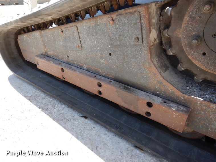 image for item IQ9559 2000 Bobcat 864  tracked skid steer loader