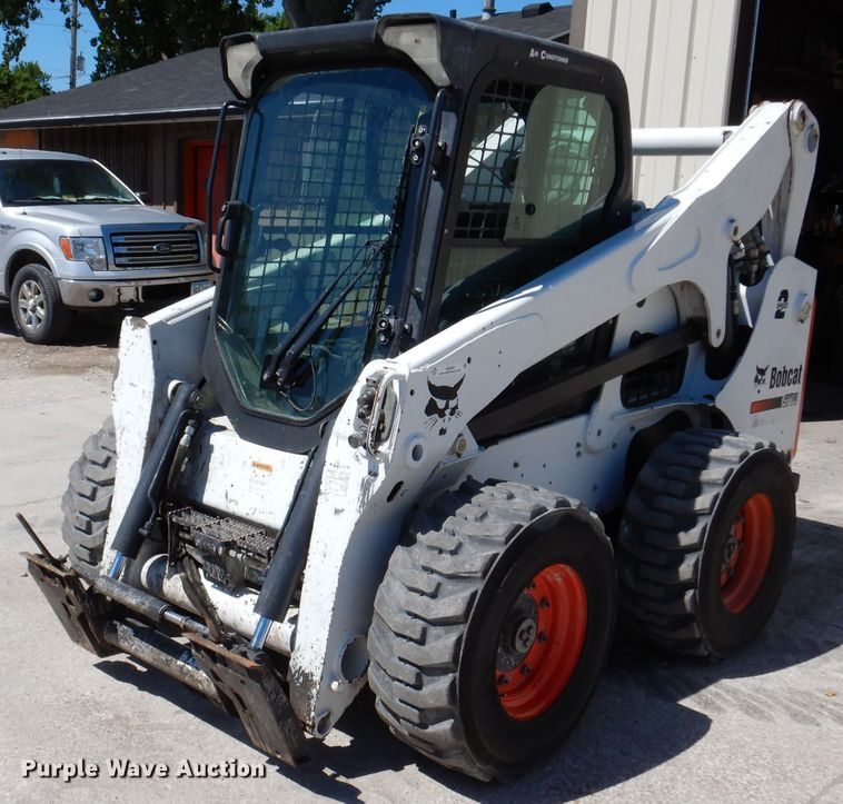 image for item IQ9560 2011 Bobcat S770  skid steer loader