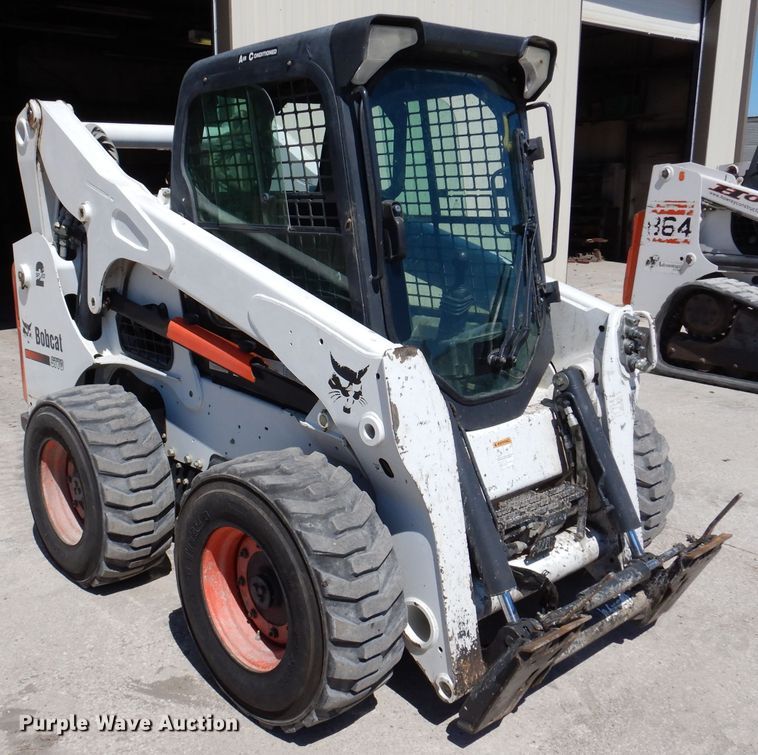 image for item IQ9560 2011 Bobcat S770  skid steer loader