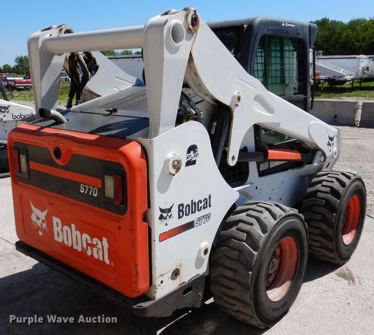 image for item IQ9560 2011 Bobcat S770  skid steer loader