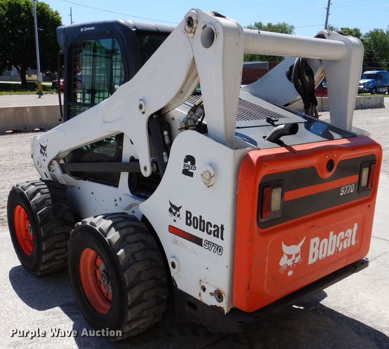 image for item IQ9560 2011 Bobcat S770  skid steer loader