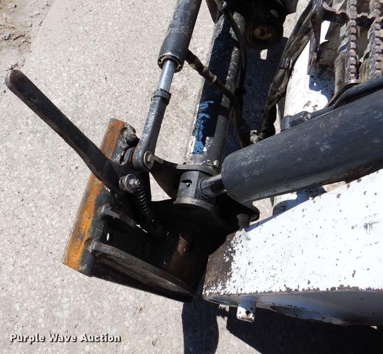 image for item IQ9560 2011 Bobcat S770  skid steer loader