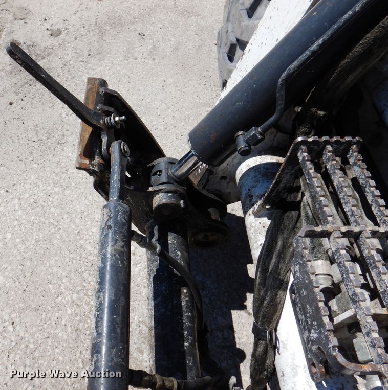 image for item IQ9560 2011 Bobcat S770  skid steer loader