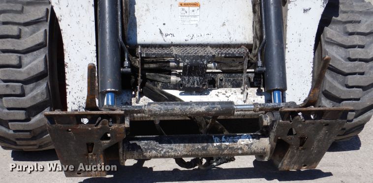 image for item IQ9560 2011 Bobcat S770  skid steer loader