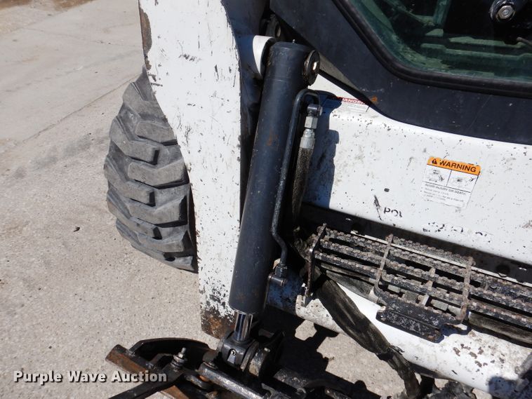 image for item IQ9560 2011 Bobcat S770  skid steer loader