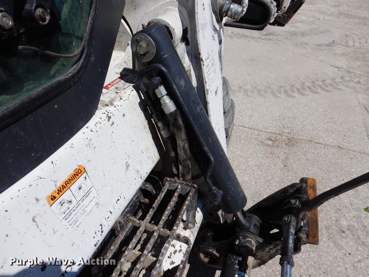 image for item IQ9560 2011 Bobcat S770  skid steer loader