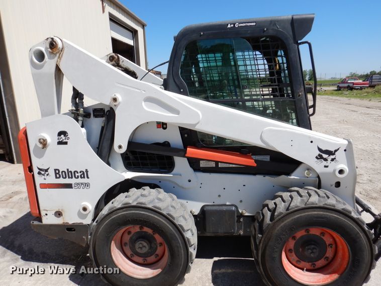 image for item IQ9560 2011 Bobcat S770  skid steer loader