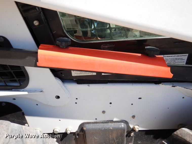 image for item IQ9560 2011 Bobcat S770  skid steer loader