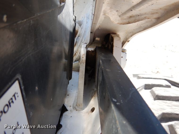 image for item IQ9560 2011 Bobcat S770  skid steer loader