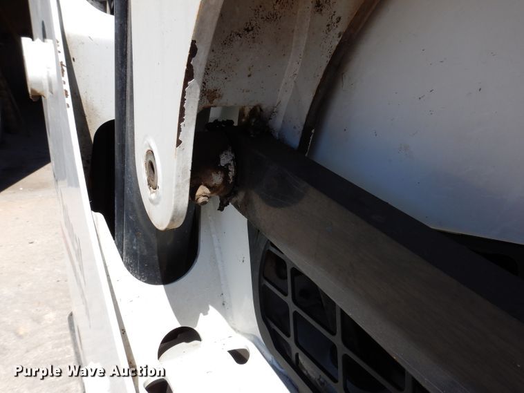 image for item IQ9560 2011 Bobcat S770  skid steer loader