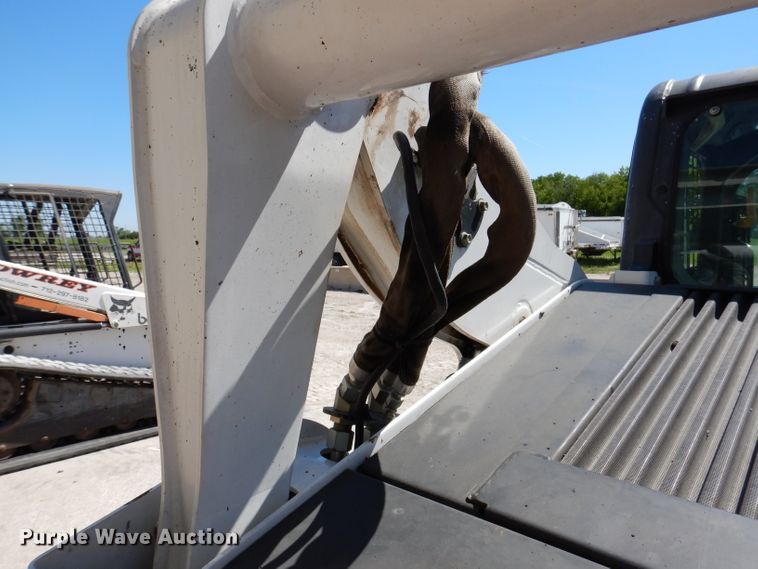 image for item IQ9560 2011 Bobcat S770  skid steer loader