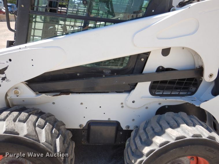image for item IQ9560 2011 Bobcat S770  skid steer loader
