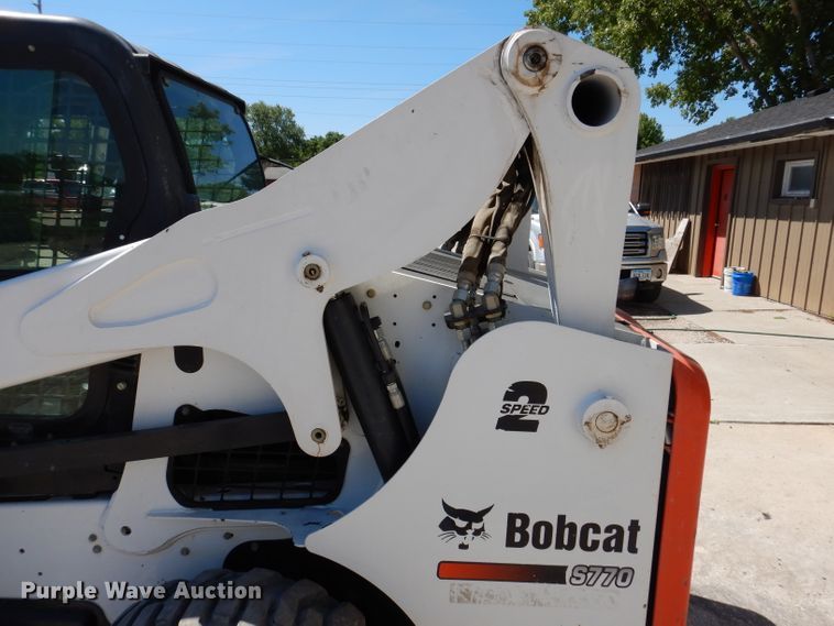 image for item IQ9560 2011 Bobcat S770  skid steer loader