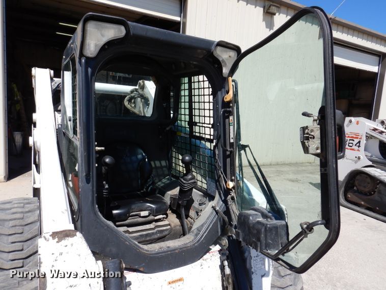 image for item IQ9560 2011 Bobcat S770  skid steer loader