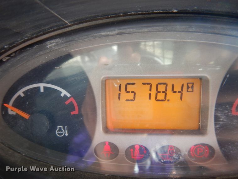 image for item IQ9560 2011 Bobcat S770  skid steer loader