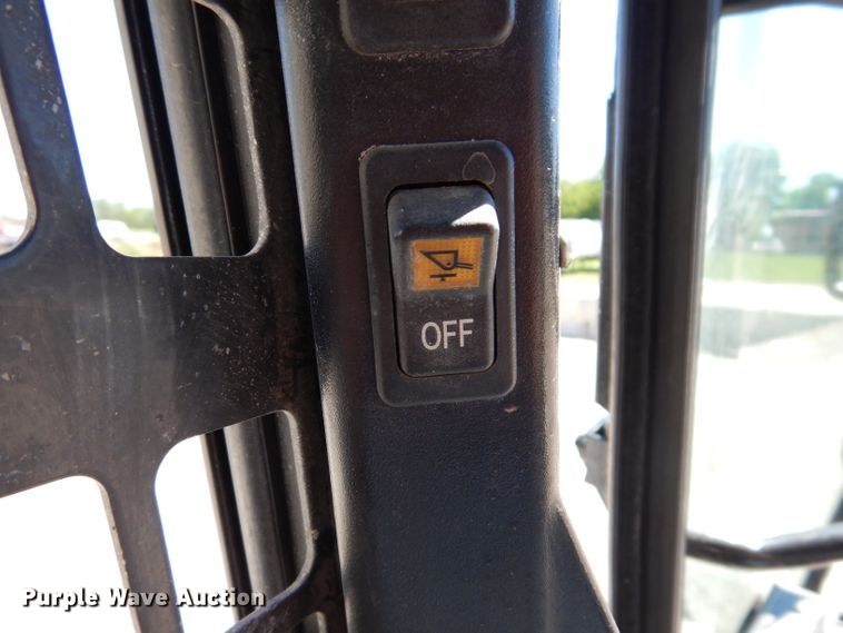 image for item IQ9560 2011 Bobcat S770  skid steer loader