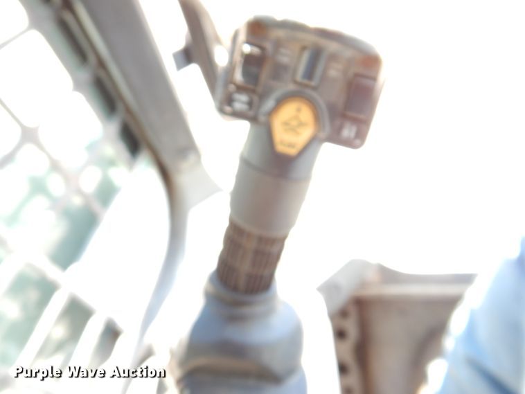 image for item IQ9560 2011 Bobcat S770  skid steer loader