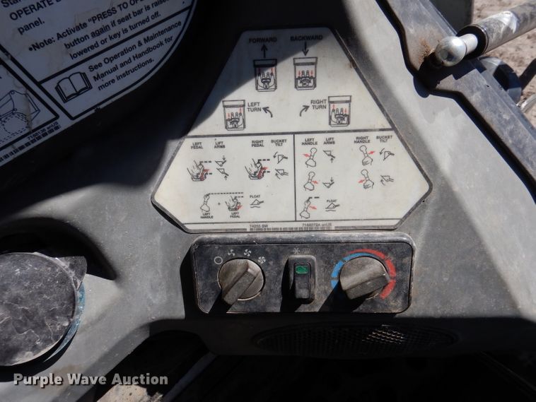 image for item IQ9560 2011 Bobcat S770  skid steer loader