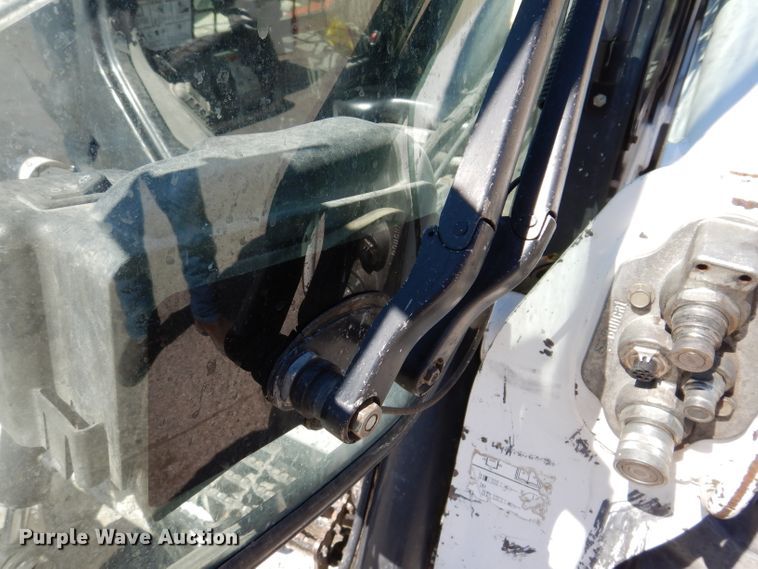 image for item IQ9560 2011 Bobcat S770  skid steer loader