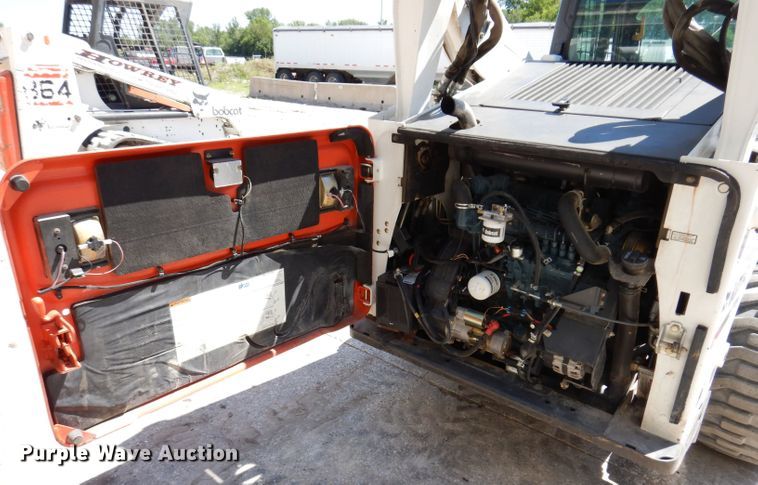 image for item IQ9560 2011 Bobcat S770  skid steer loader