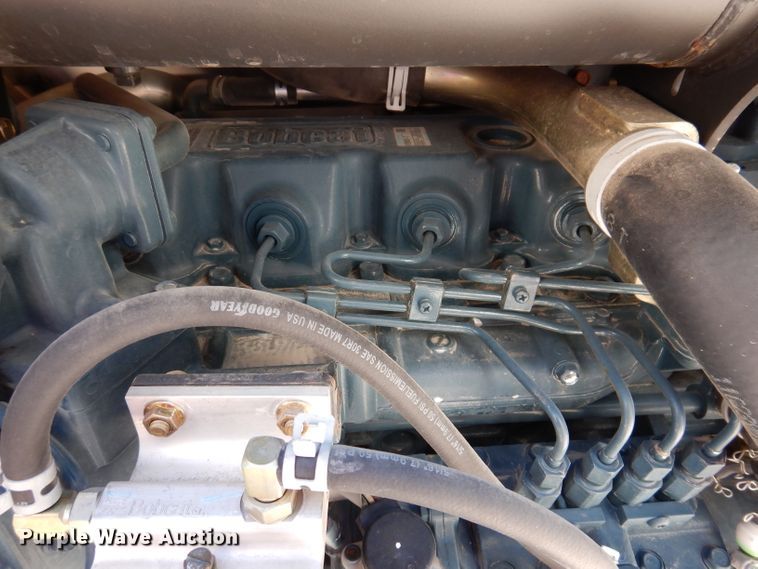 image for item IQ9560 2011 Bobcat S770  skid steer loader