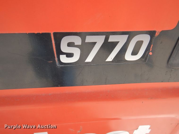 image for item IQ9560 2011 Bobcat S770  skid steer loader